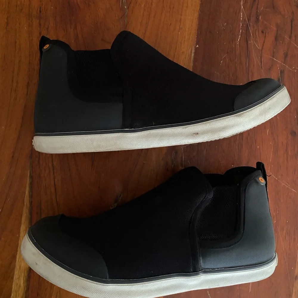 Bogs Kicker Chelsea‎ ankle water resistant Black Slip-On boots youth size 6
